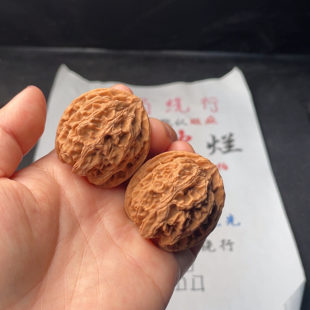 文玩核桃把件150。38苹果园