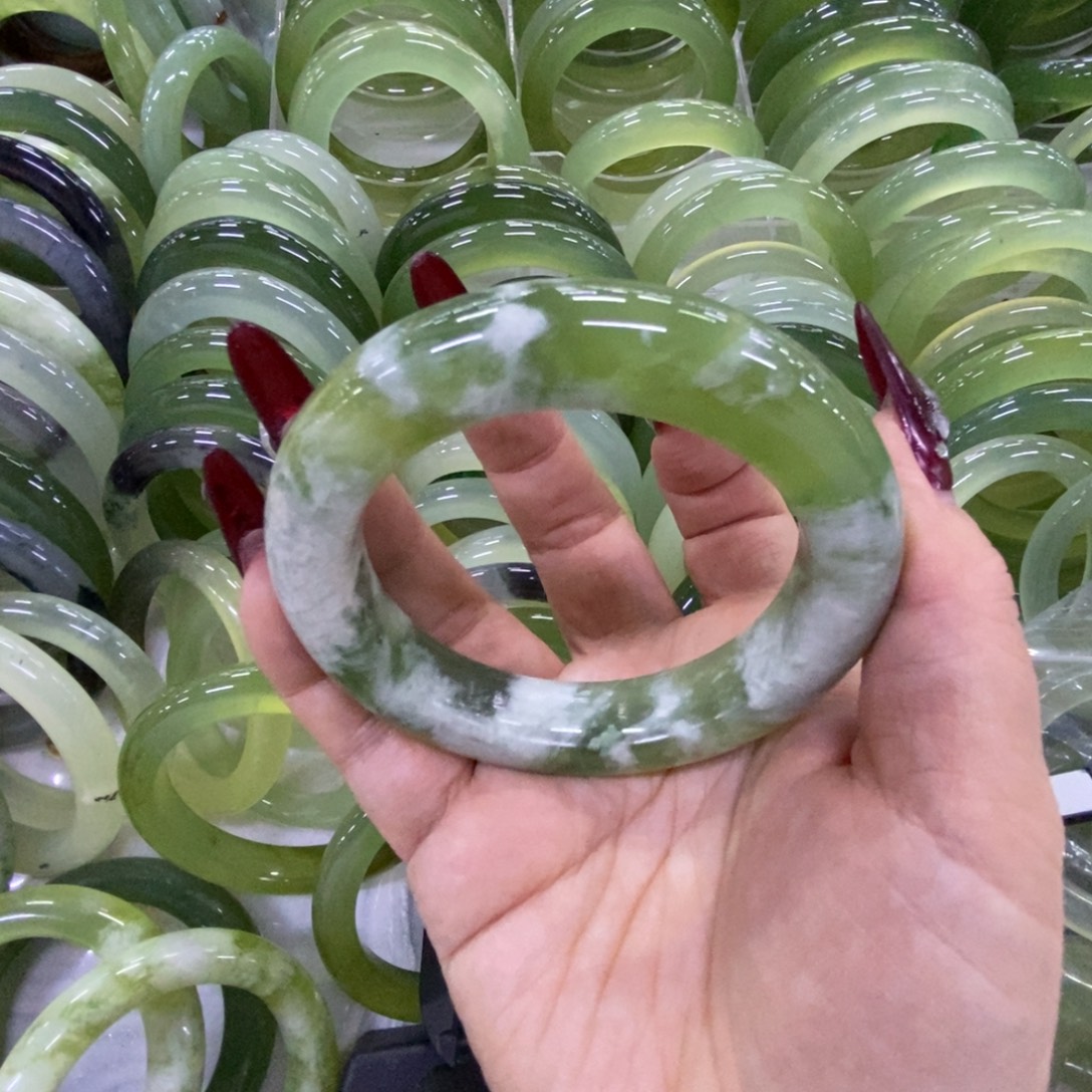 蛇纹石玉未镶嵌手镯