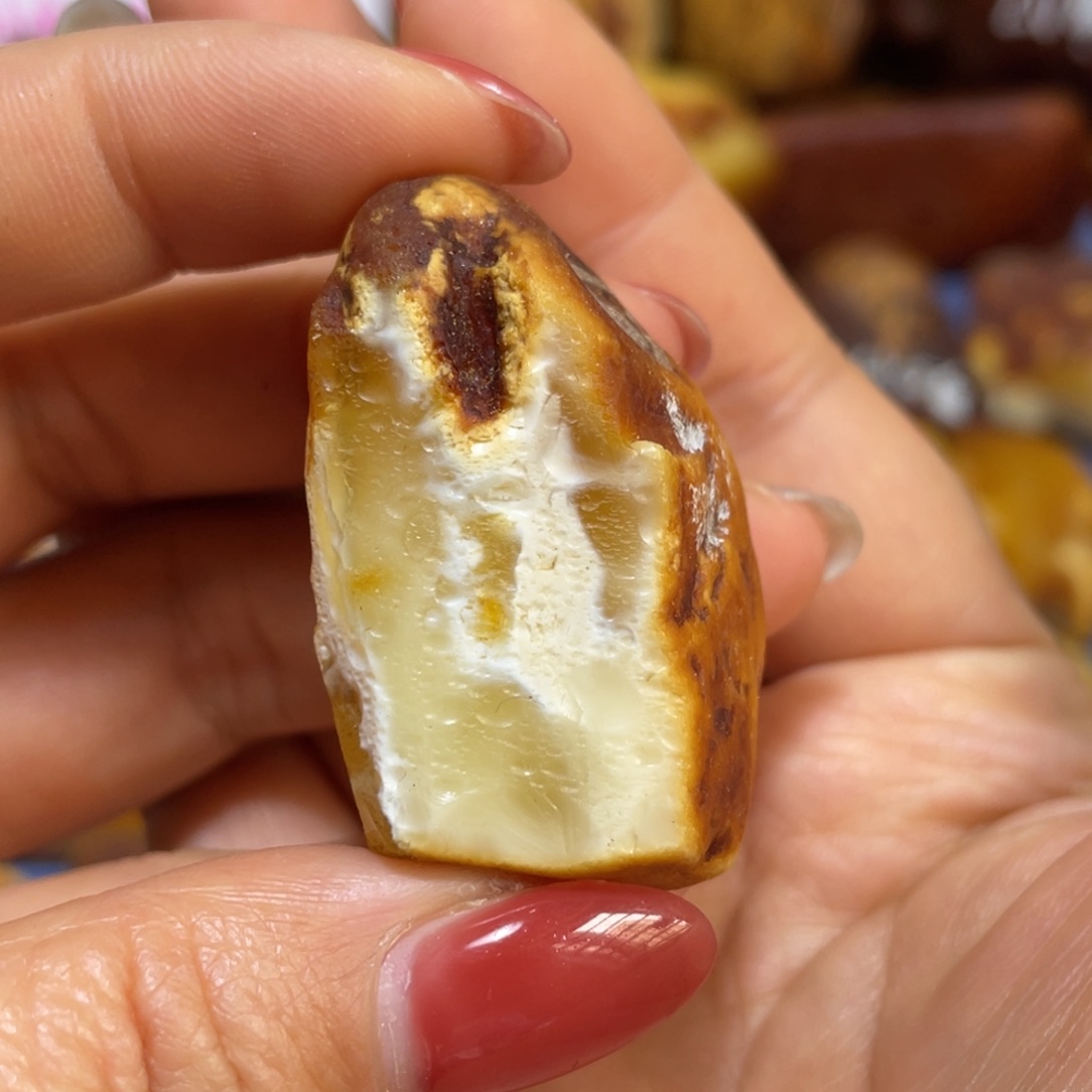 定制琥珀未镶嵌原石