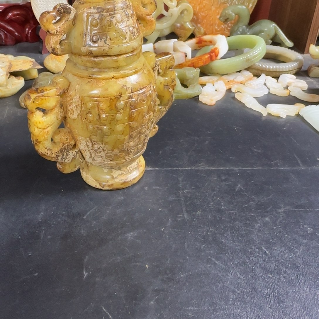 木***杨透闪石质玉未镶嵌挂件