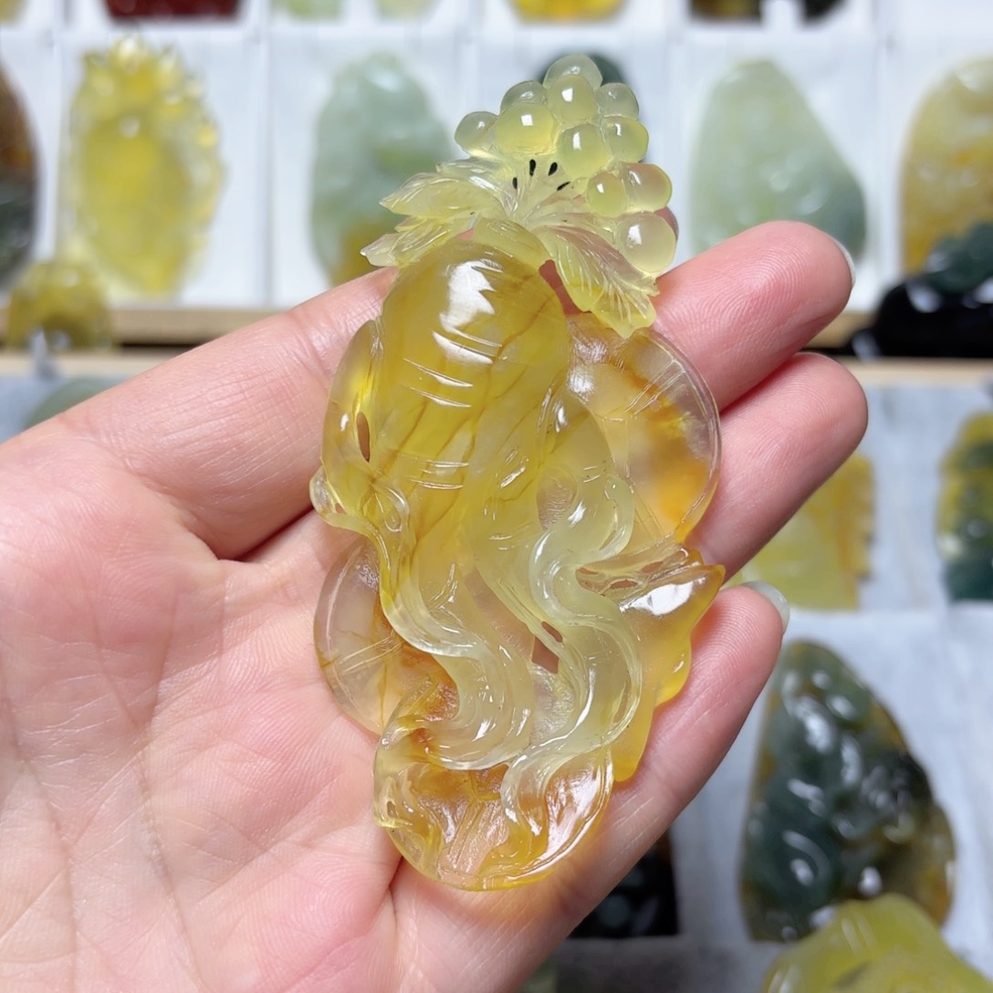 蛇纹石玉吊坠(不含链)未镶嵌