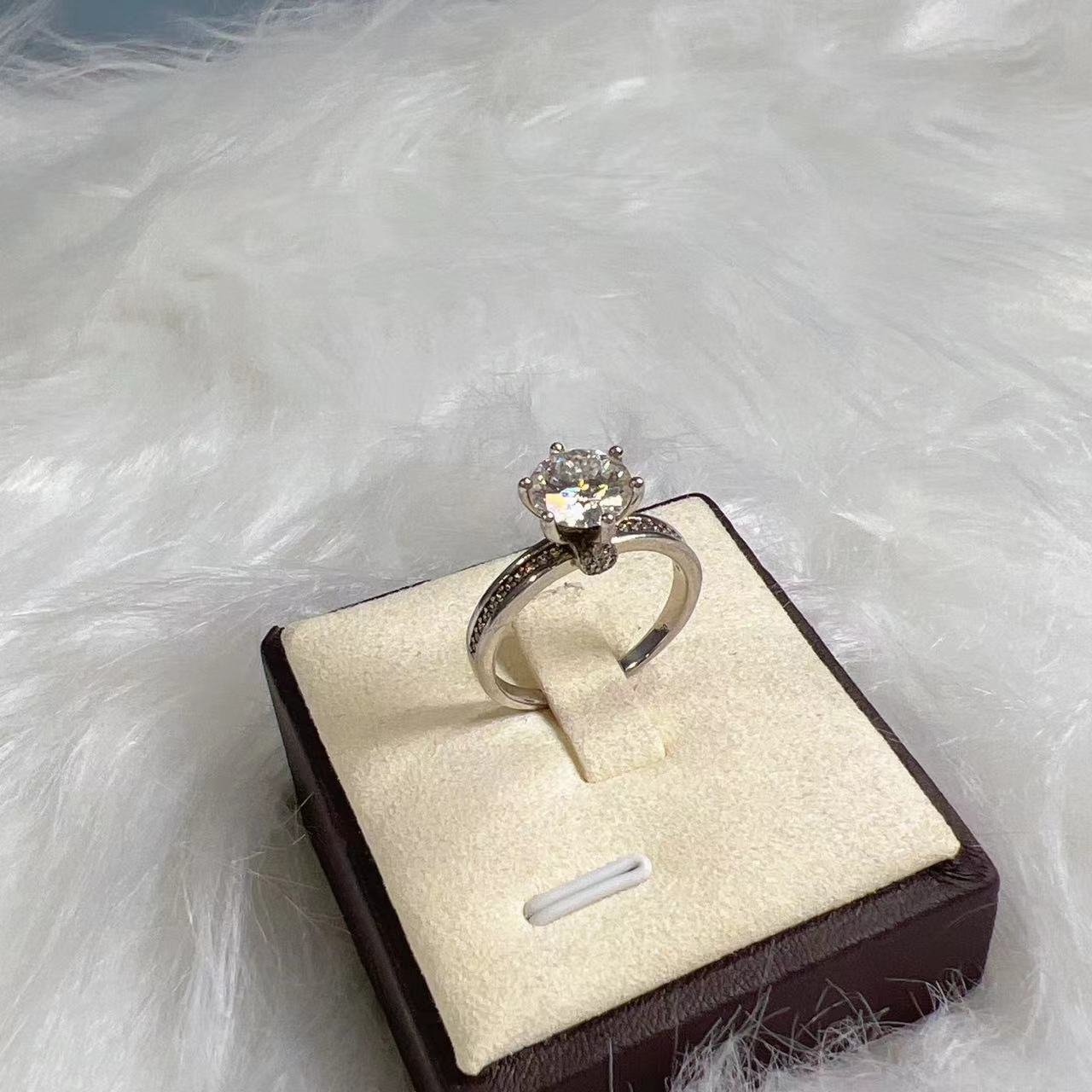 【不梵婚戒】带包装单色卡家皇后2克拉天花板戒.H