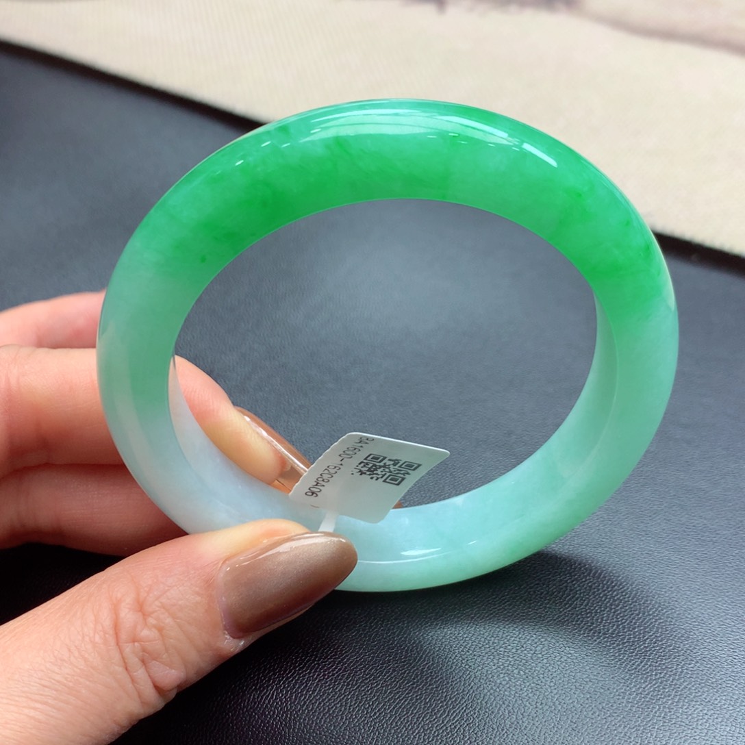 翡翠手镯未镶嵌缅甸翡翠手镯