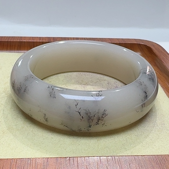 石英质玉手镯未镶嵌?***?