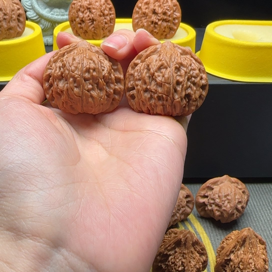 文玩核桃把件40太行龙珠