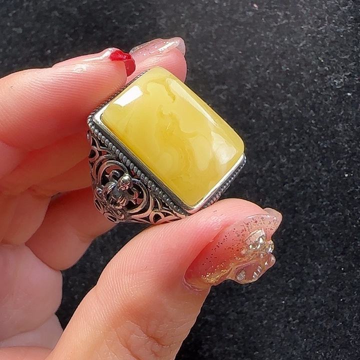 蜜蜡珠宝奇石未镶嵌