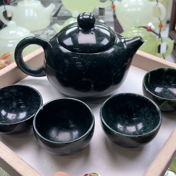 蛇纹石玉壶未镶嵌