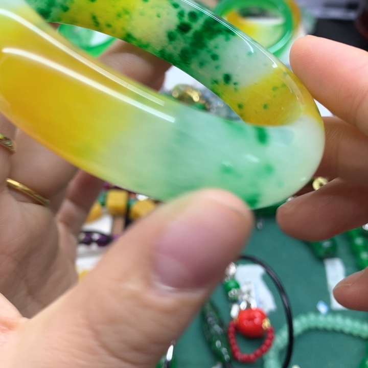 颈饰未镶嵌翡翠吊坠