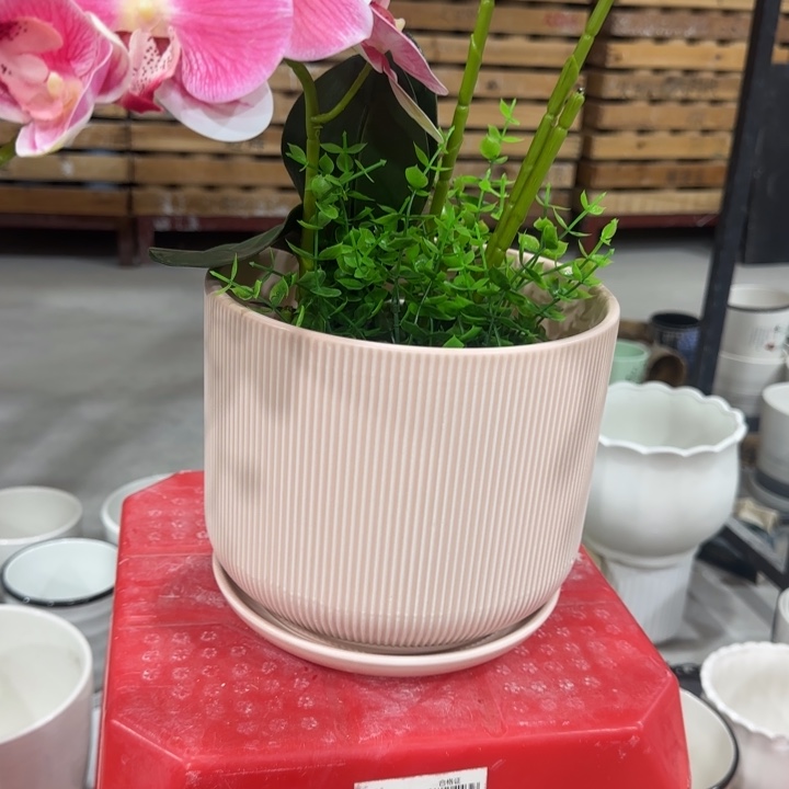 凑9块包邮，有孔，不清楚问客服