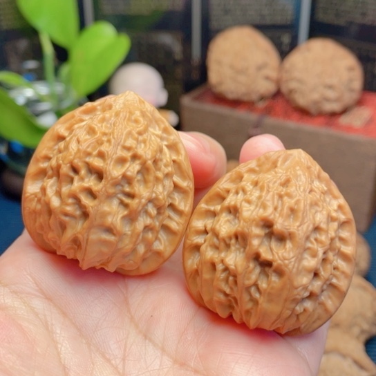 文玩核桃吊坠39原桩金牛