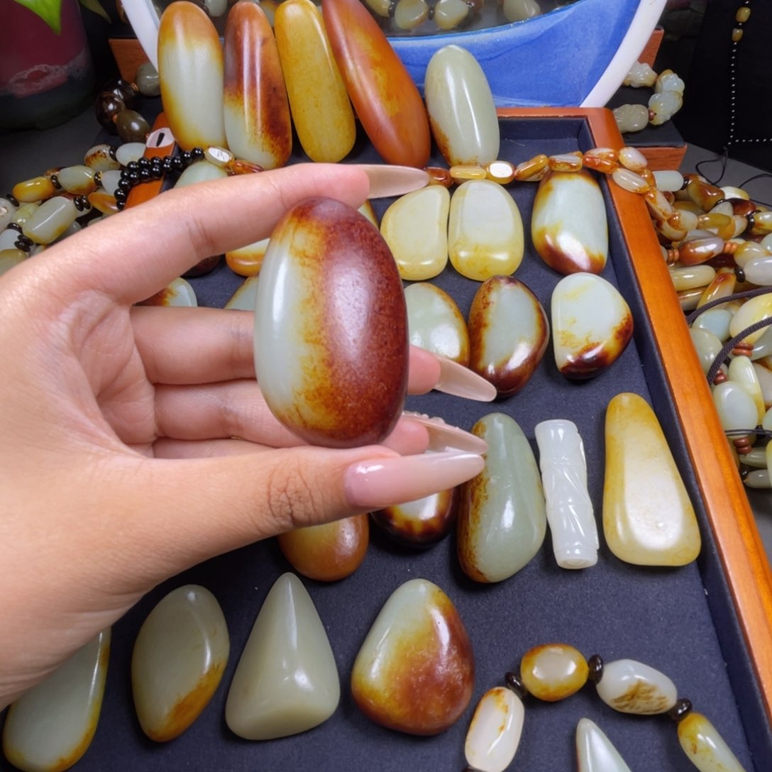 和田玉未镶嵌颈饰深**友