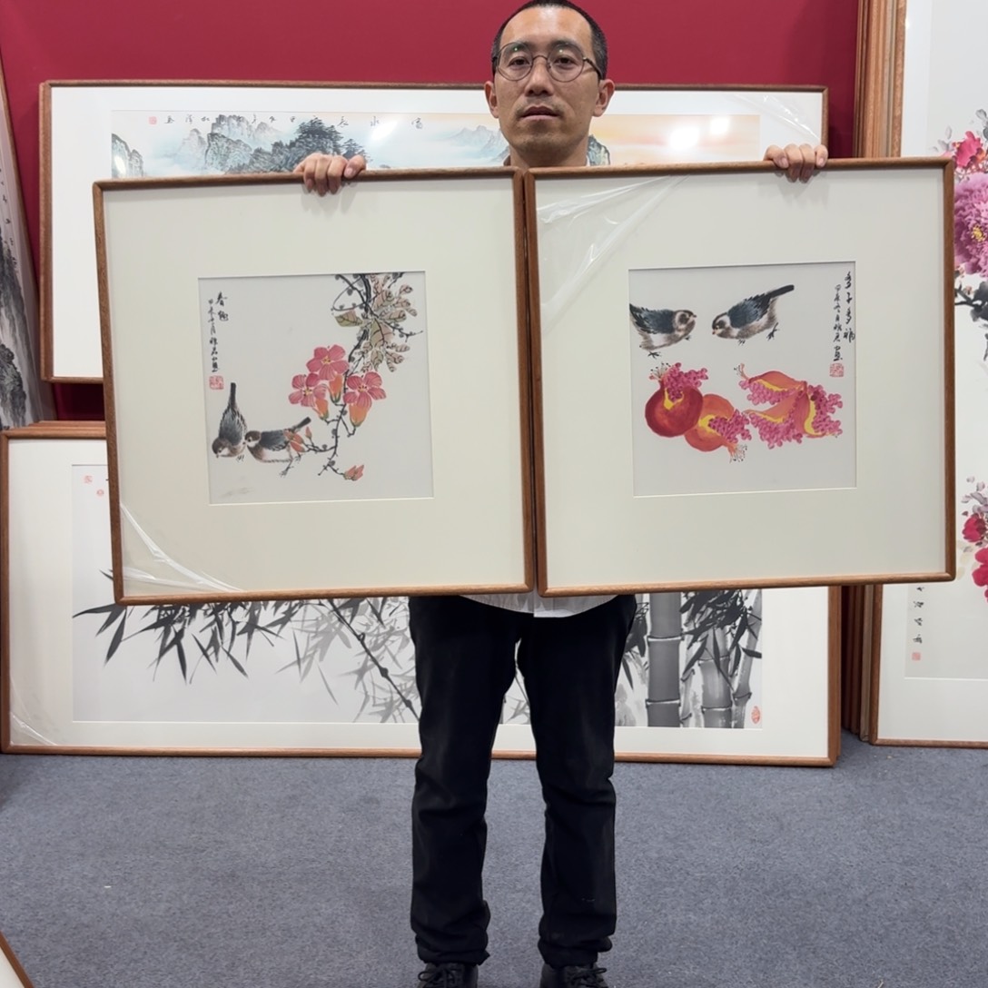 国画带框绘画作品