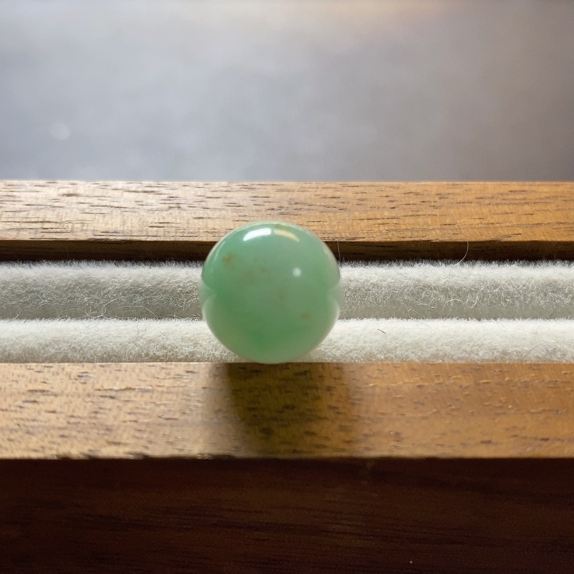 天然缅甸翡翠A货-甜阳绿带洒金圆珠 卡11.2