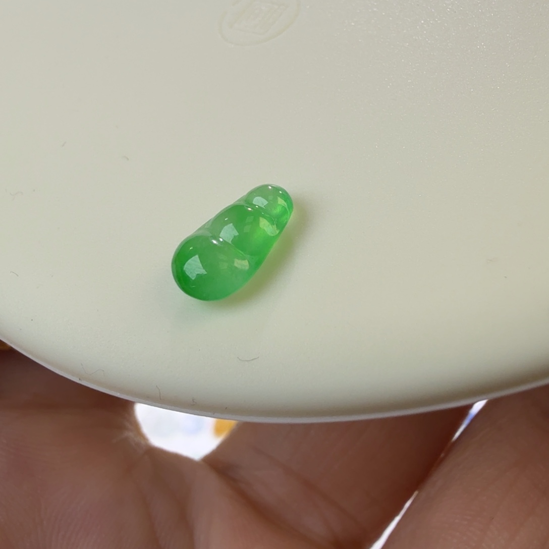 翡翠裸石炸光豆子