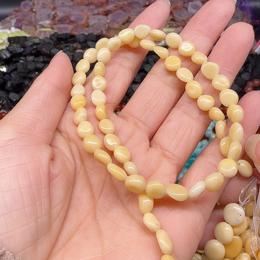 玛瑙/玉髓合金珠宝半成品缅黄玉4-6mm一条