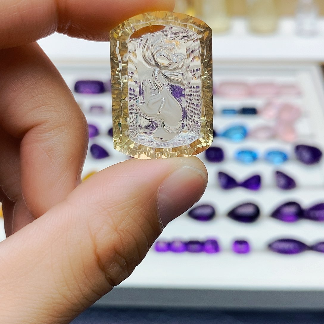 水晶佛手莲花雕刻件未镶嵌