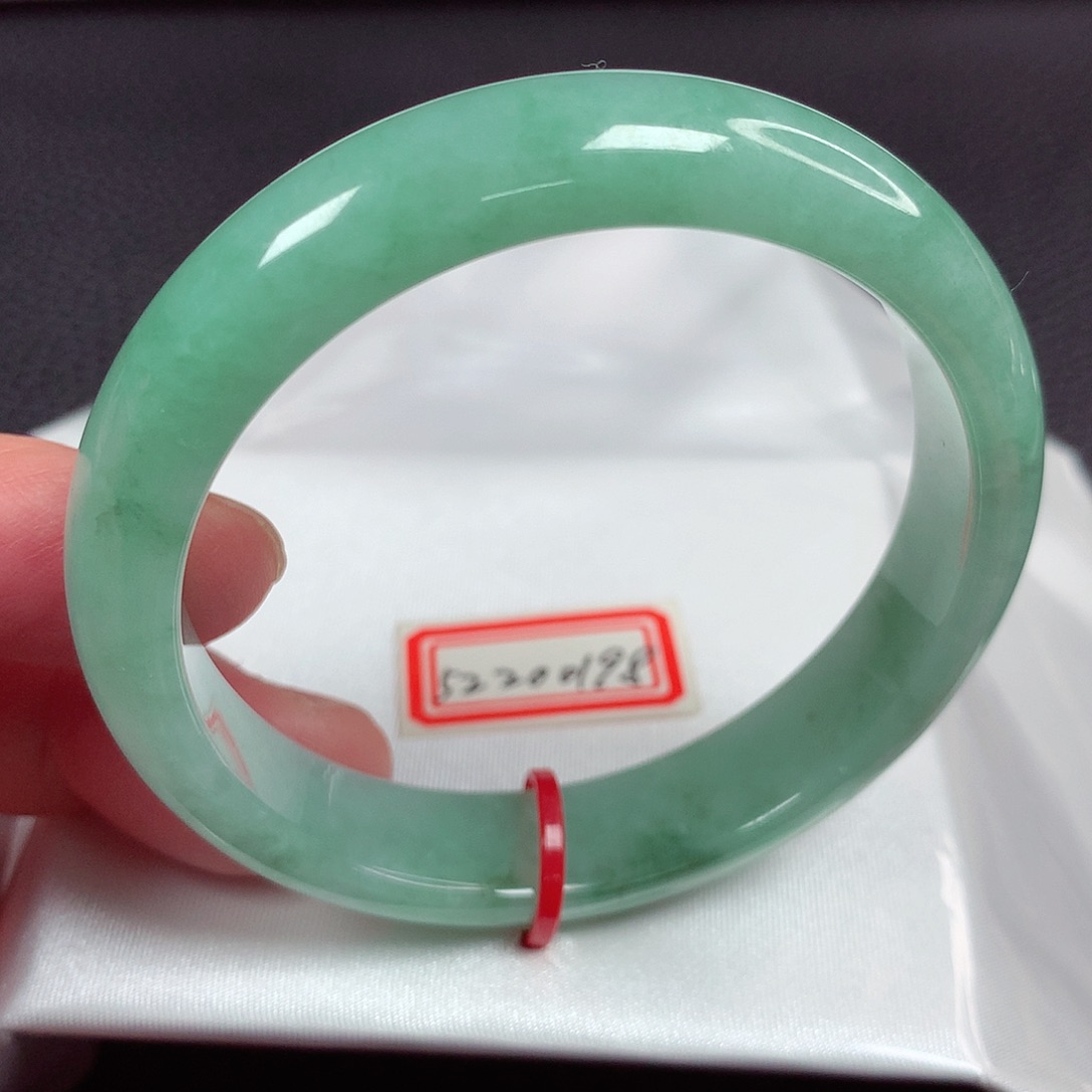 翡翠手镯未镶嵌天然翡翠手镯