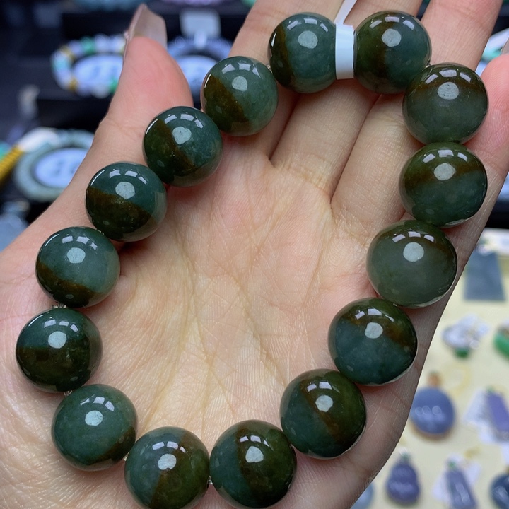 翡翠手链未镶嵌翡翠