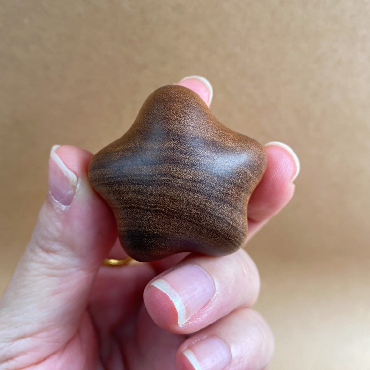 星星吊坠星星配饰老山檀香横纹黑肉大尺寸3.3*56