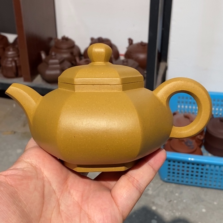 紫砂公道杯紫砂壶。紫砂壶。