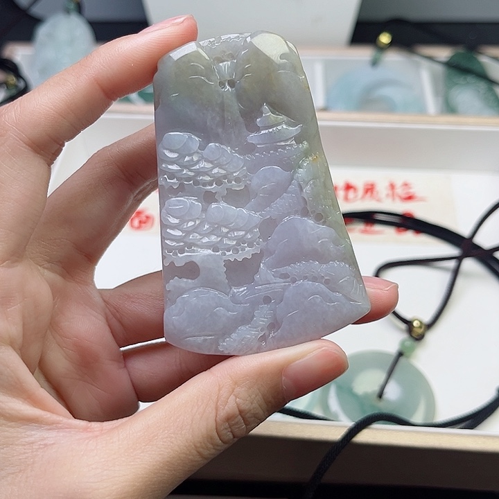 翡翠颈饰未镶嵌✨****?翡翠