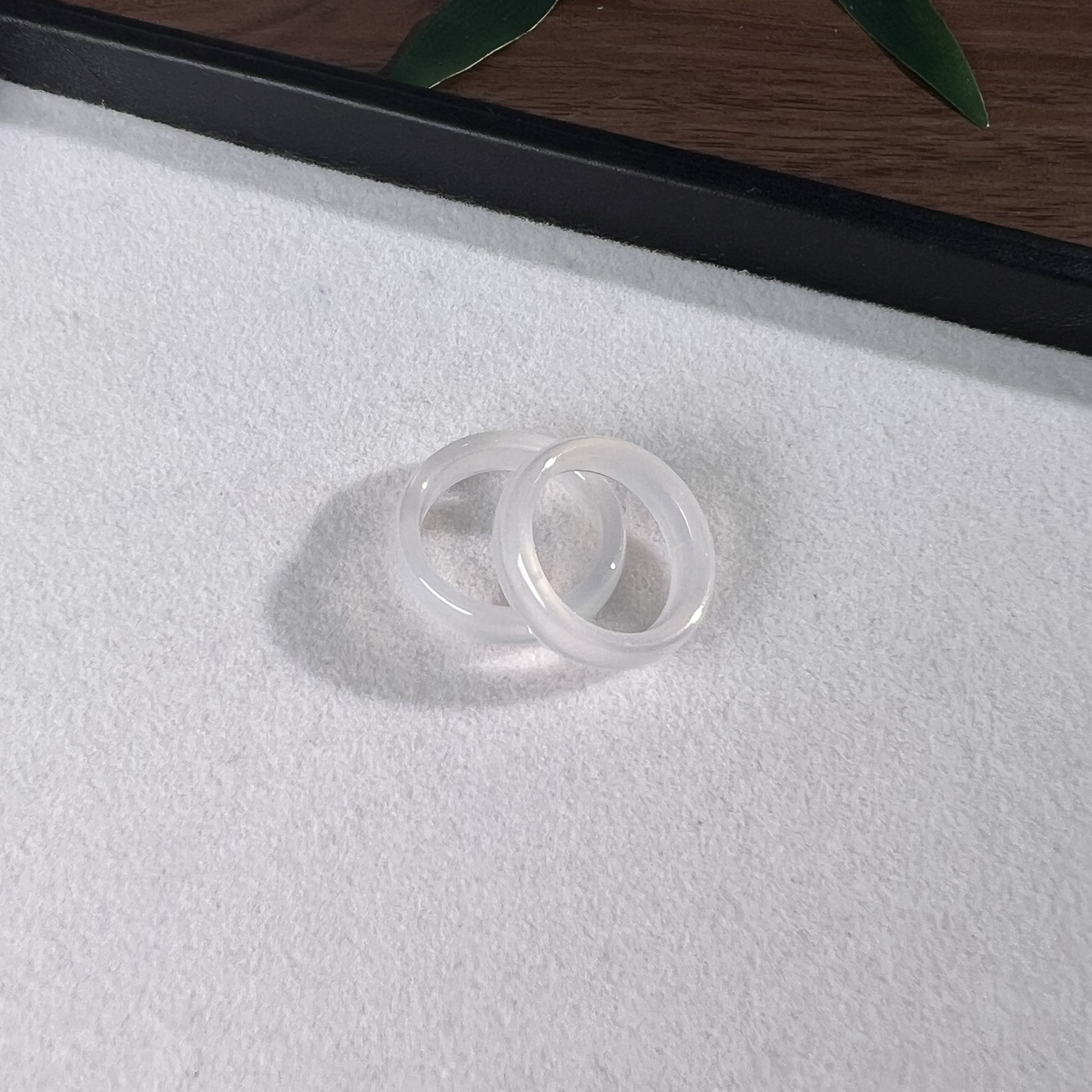 【睿泽赏宝】玛瑙白冰戒圈多样性发一 5*2 KL0220044