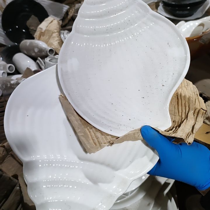 摆件陶瓷盘子碗啥都有