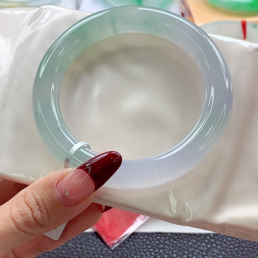 【闪购商品】翡翠手镯未镶嵌55 绝美荧光棒冰春彩 灵