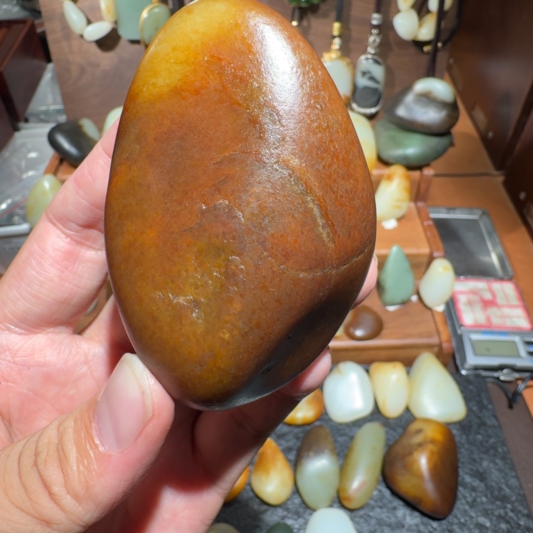 阿***店和田玉未镶嵌颈饰