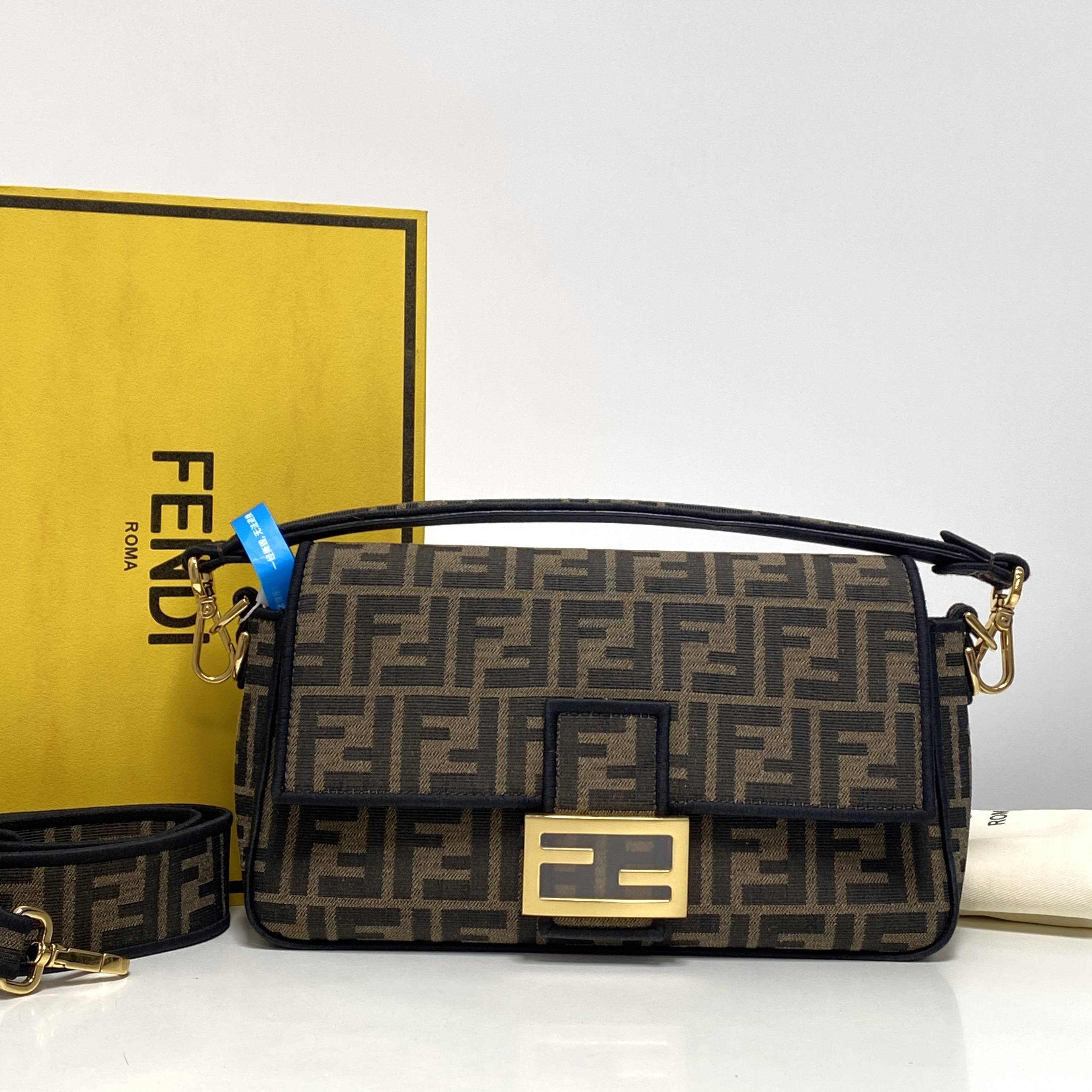 95新 FENDI/芬迪 胖虎佳佳/箱包/两用包/31Y2503060052
