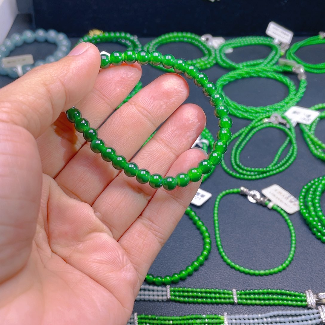 颈饰未镶嵌翡翠用****4A货卡6