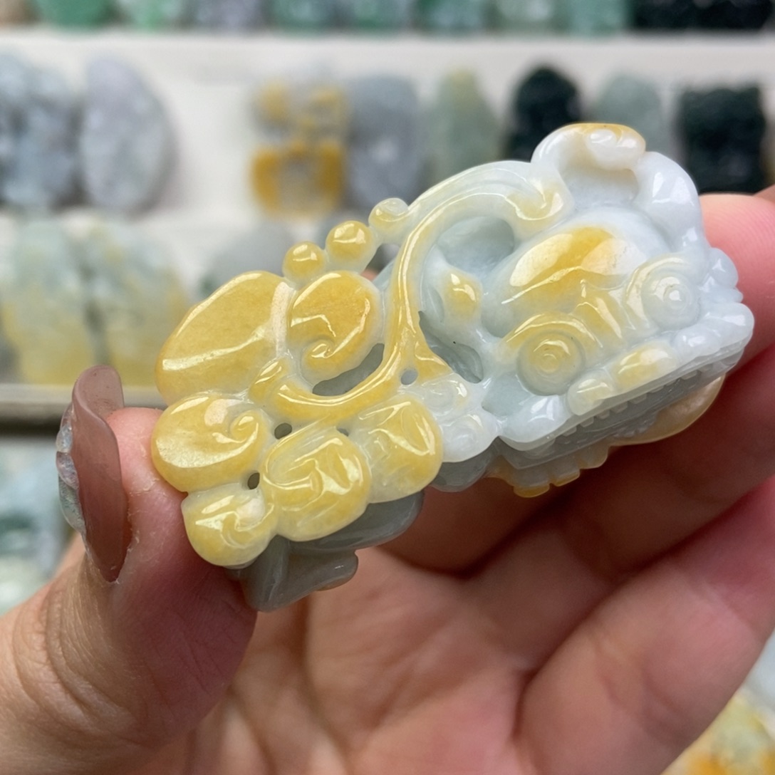 翡翠吊坠(赠链)未镶嵌