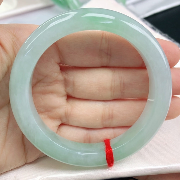 翡翠手镯未镶嵌甜果绿56