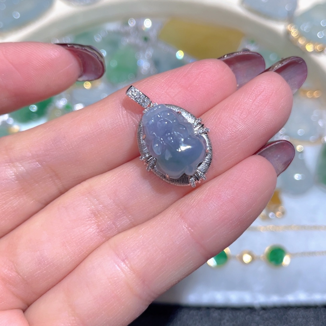 翡翠颈饰18K金镶嵌翡翠