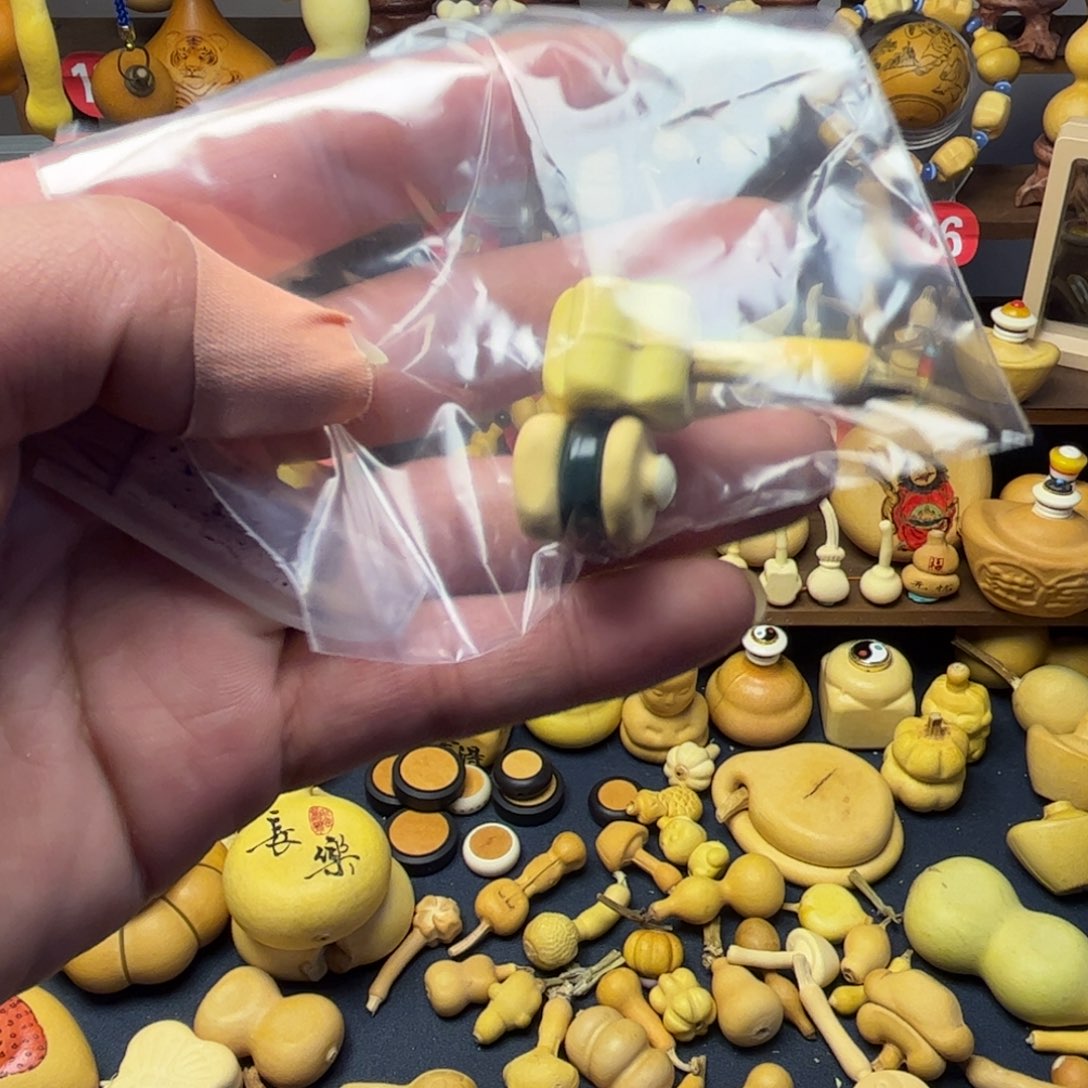 单***歌小猫抓方扁套环的