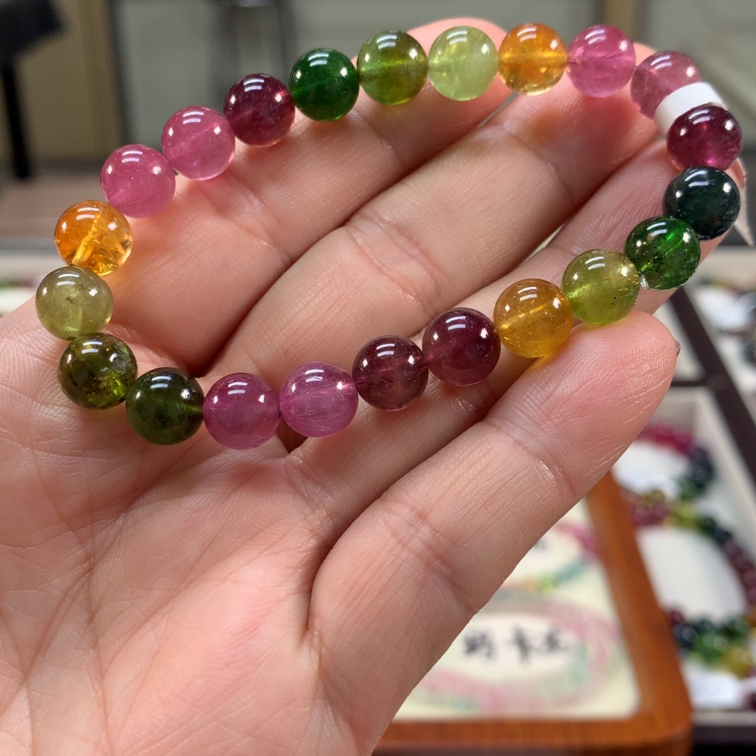 未镶嵌碧玺手链8.8左右