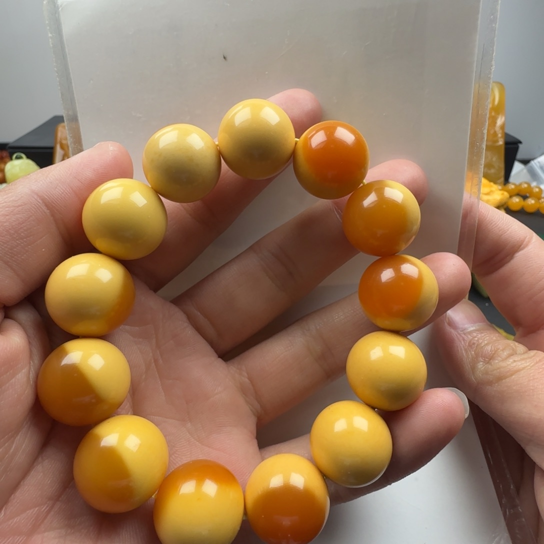 石英质玉颈饰未镶嵌小*侠