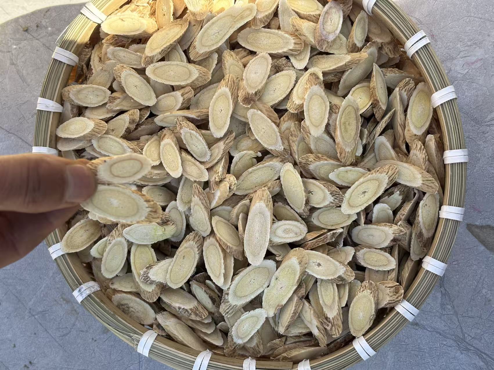 甘肃岷县黄芪中片无硫可泡水煲汤的滋补药材