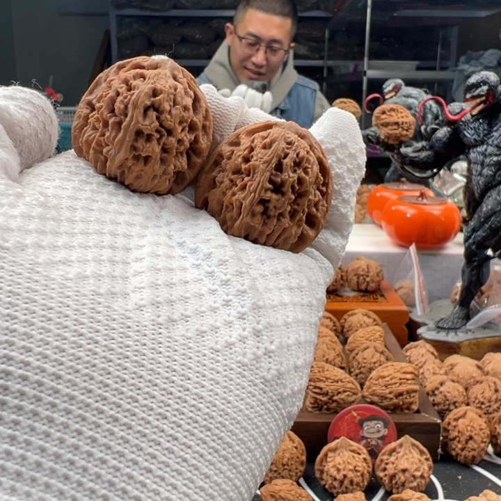 幕***人文玩核桃吊坠新南疆