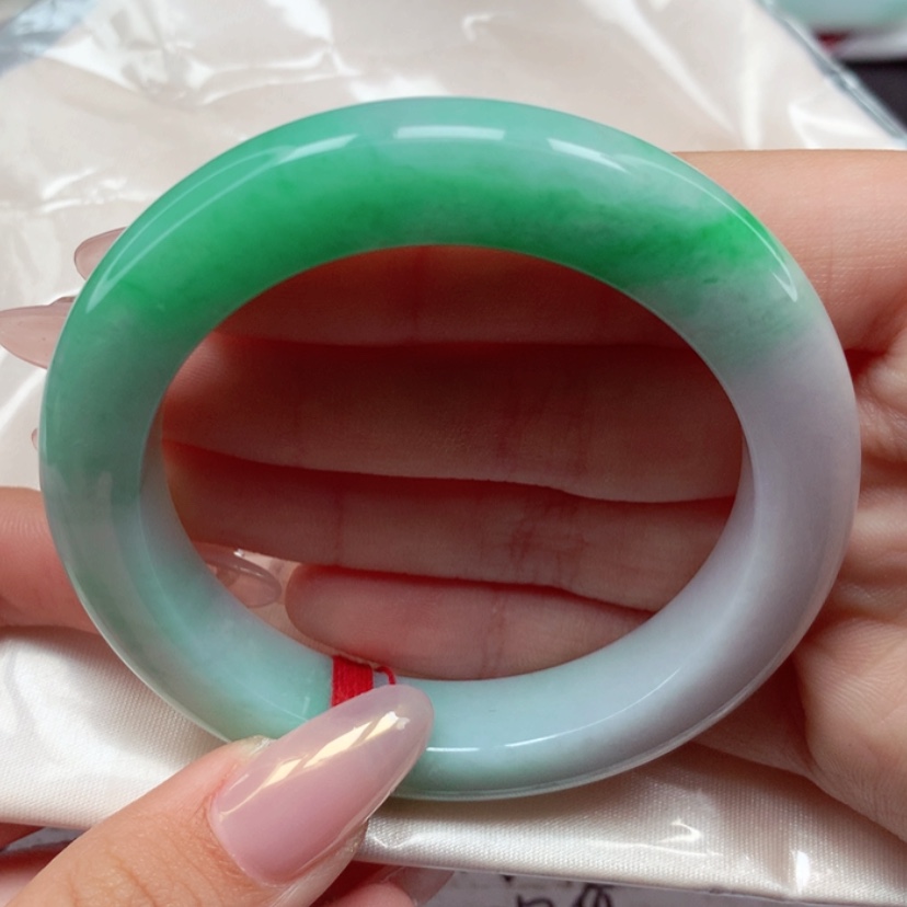 【闪购商品】翡翠手镯未镶嵌53圈