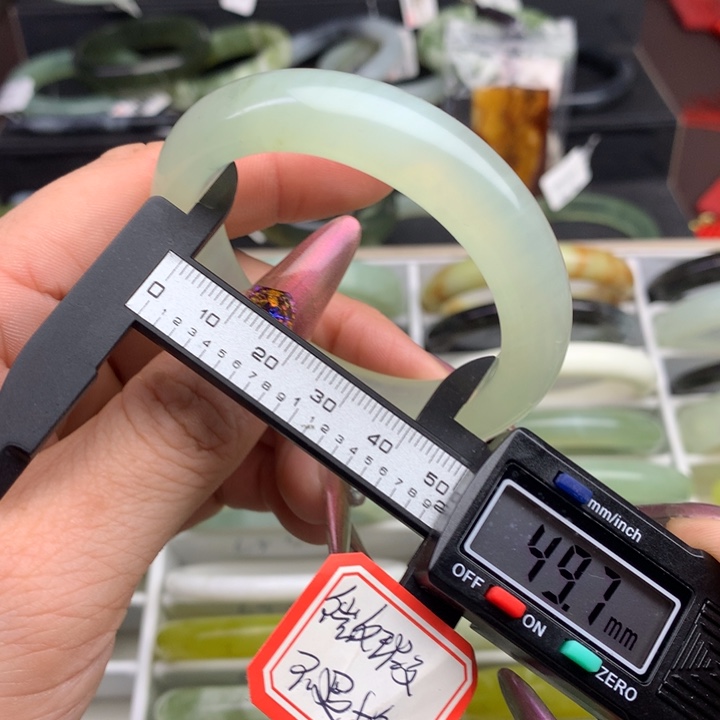 蛇纹石玉手镯未镶嵌683