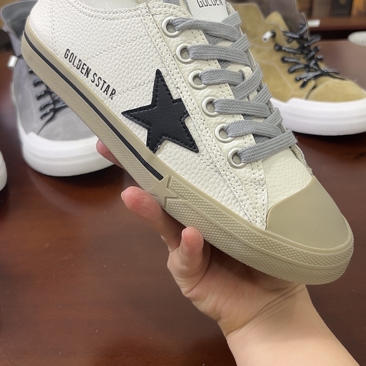 今天下午去看我同学