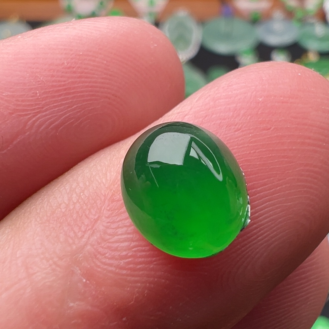 翡翠颈饰未镶嵌蛋面9