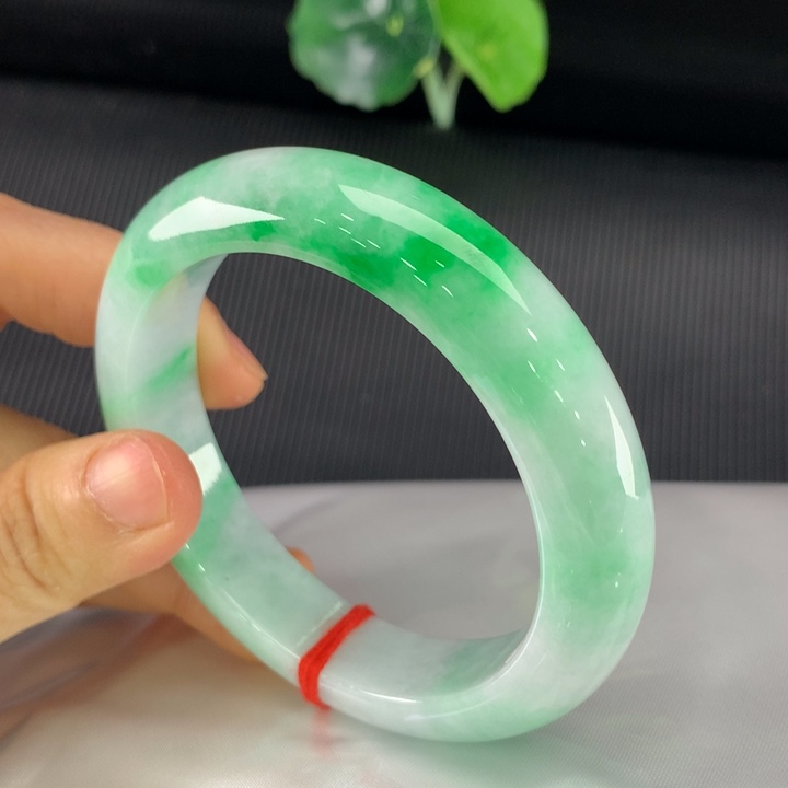 翡翠手镯未镶嵌正圈57