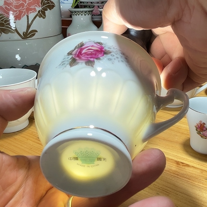 杯釉下五彩官窑瓷器（大球泥）