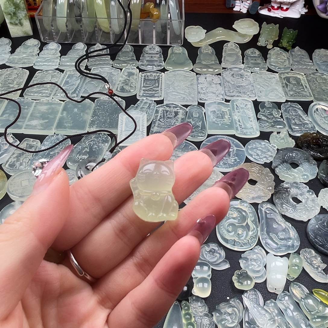 蛇纹石玉吊坠(赠链)未镶嵌