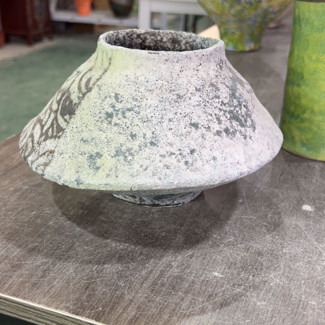 红陶口8高14有孔