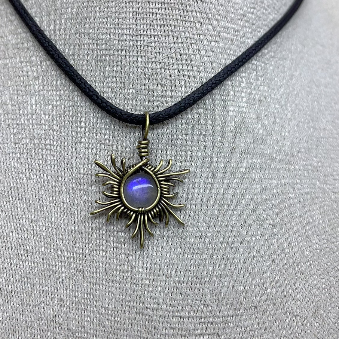 月光石/天河石/长石（处理）纯手工制作 黄铜小太阳 百搭个性吊坠