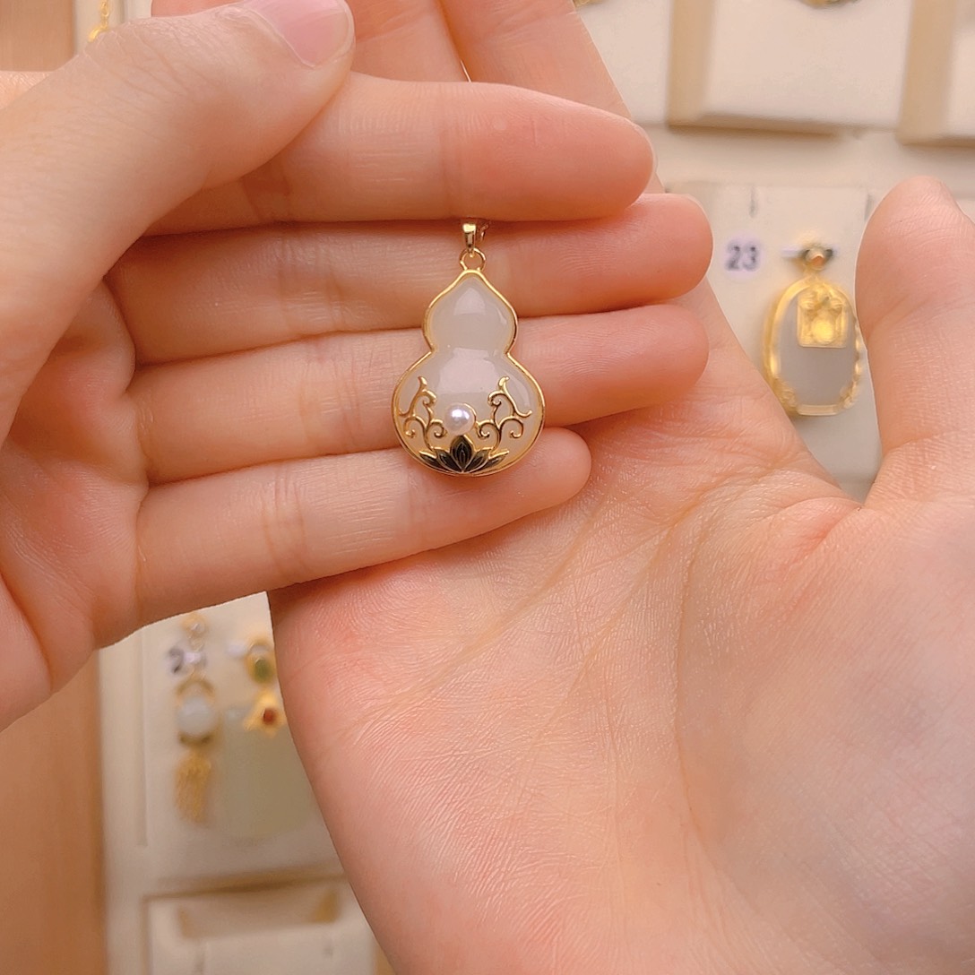 和田玉颈饰银S925镀金镶嵌