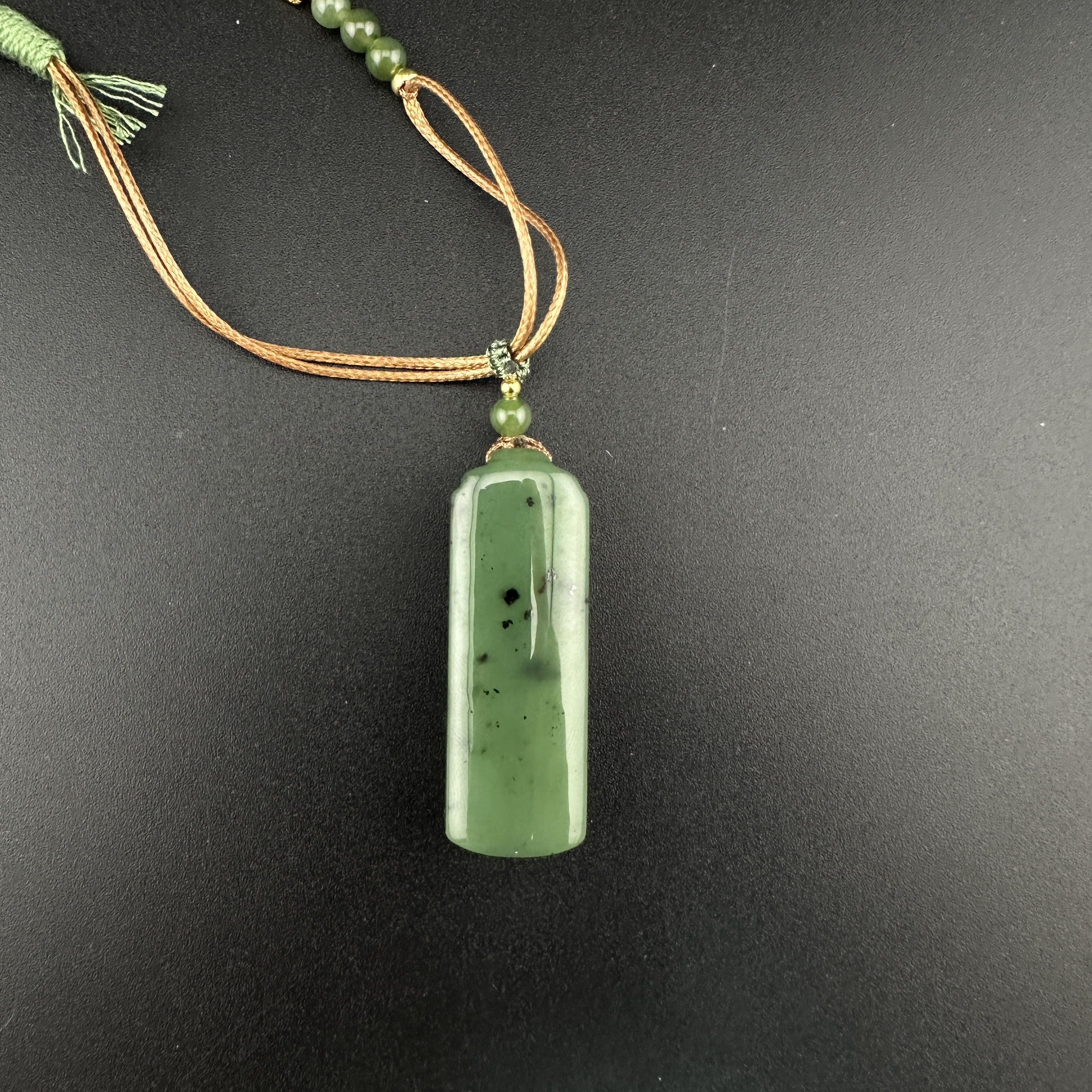 ZGY1228Xh标001和田玉吊坠多样性发其一